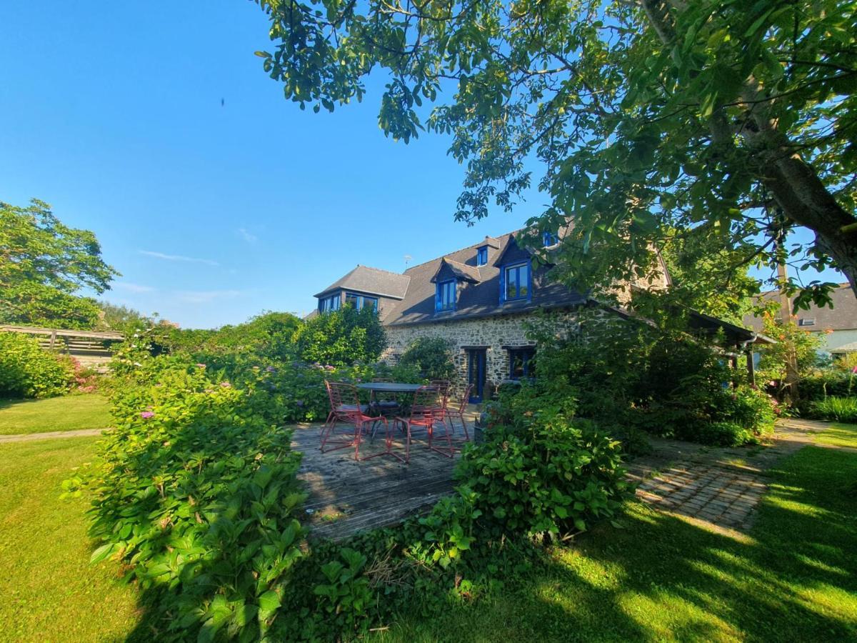 Maison En Pierre Dans Son Nid De Verdure Roz-Landrieux Екстер'єр фото