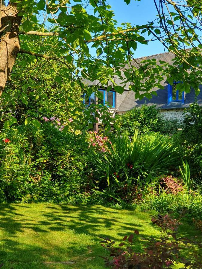 Maison En Pierre Dans Son Nid De Verdure Roz-Landrieux Екстер'єр фото